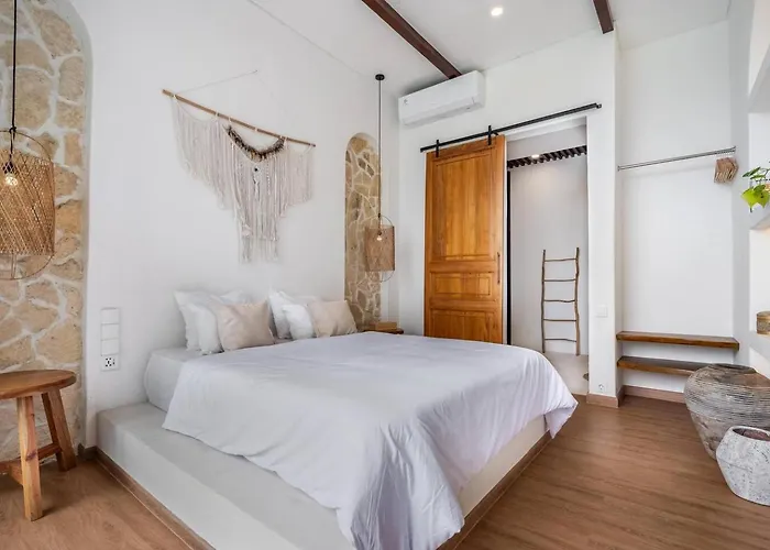 Palm Sugar - Stylish 3br Retreat With Pool *
