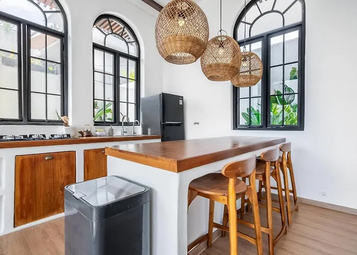 Villa Palm Sugar - Stylish 3br Retreat With Pool *