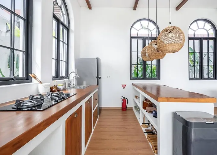 Villa Palm Sugar - Stylish 3br Retreat With Pool