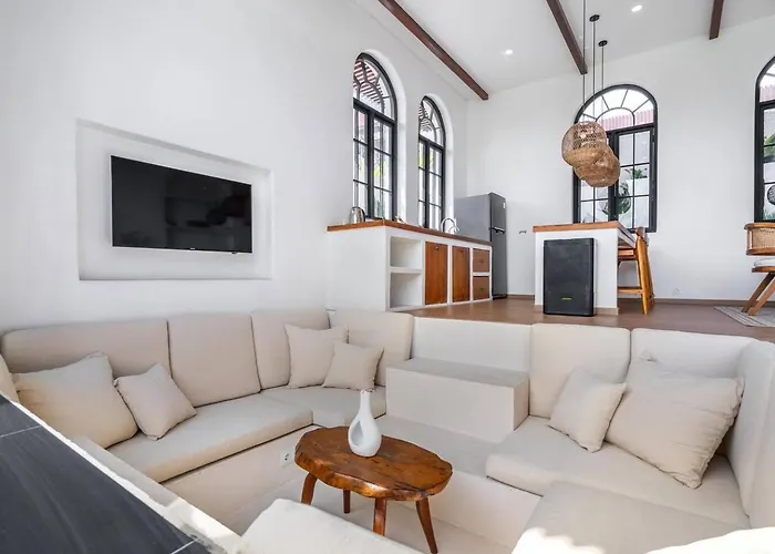 Palm Sugar - Stylish 3br Retreat With Pool Jimbaran